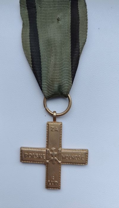 Krzyż Partyzantom