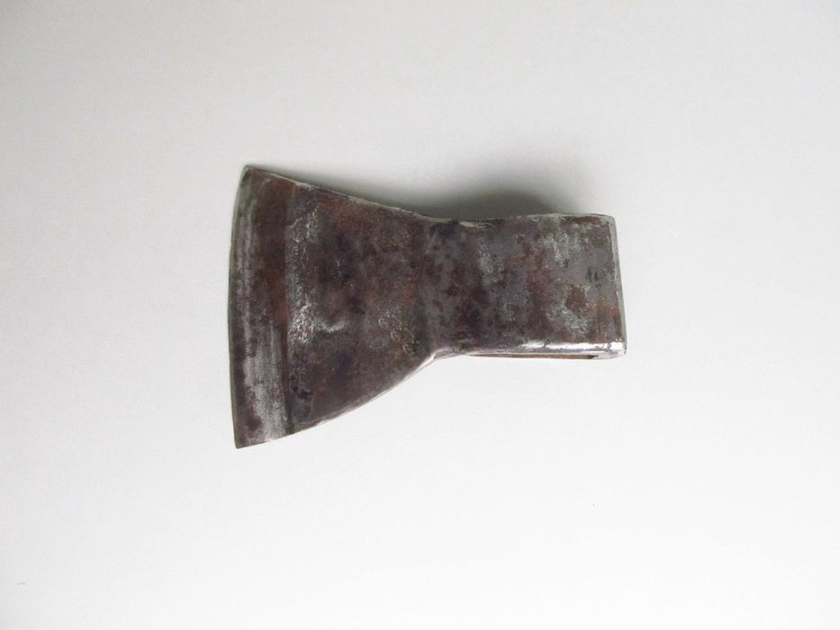 Топор кованый, закаленный, острый