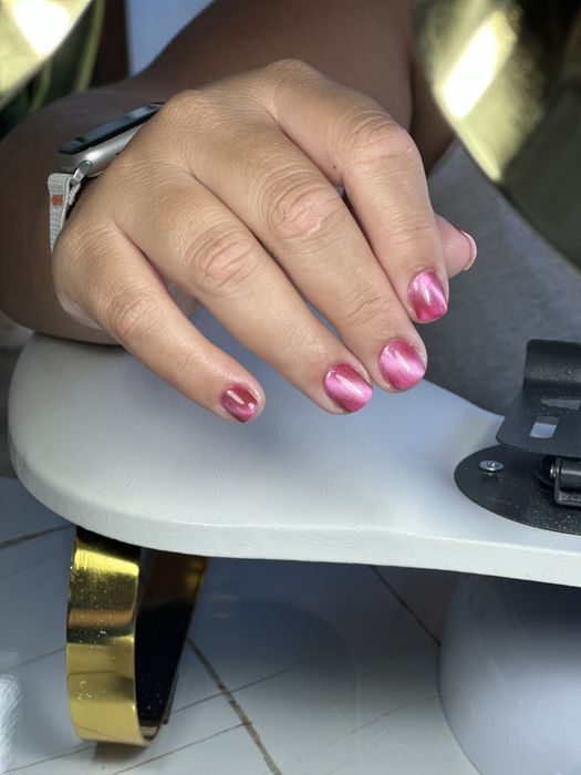 Unhas de gel e gelinho