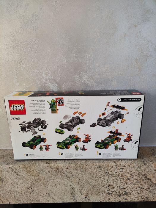 Zestaw LEGO Ninjago - Samochód wyścigowy Lloyda EVO 71763