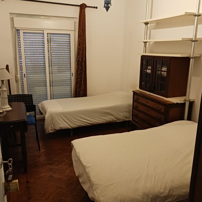 T2 com 3 quartos bem localizado