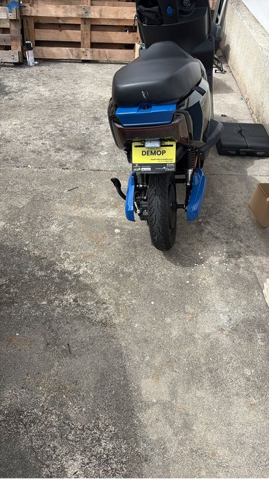 Scooter electrica aluguer