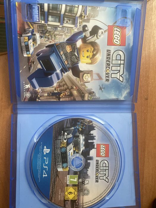 Продаю игру на PS4 Lego city undercover