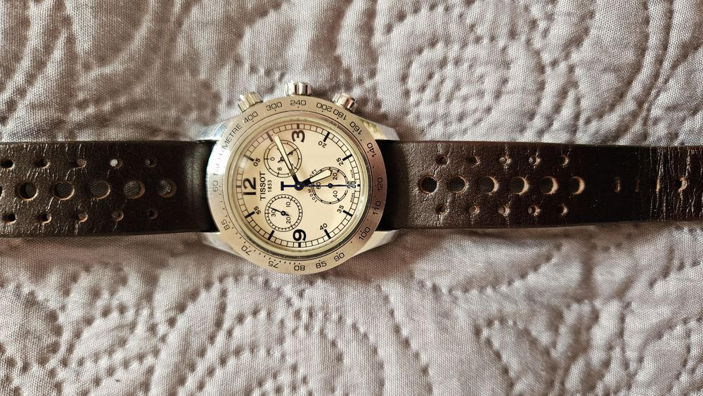 Годинник Tissot  :
