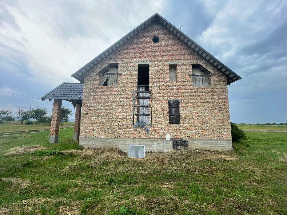 Сучасний високоякісний будинок с. Перерісль