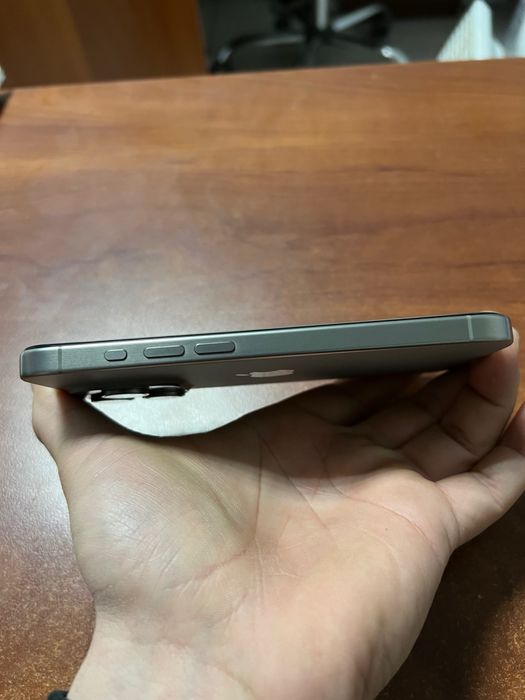 Продам Iphone 15 pro, 512gb