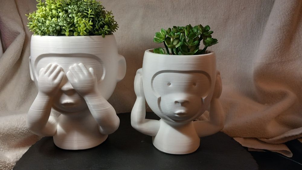 Blind or deaf monkey vase64282371400449123