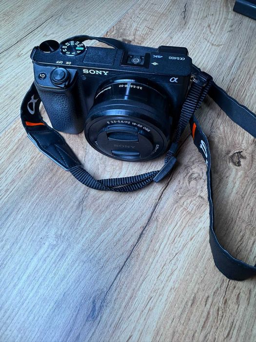 Sprzedam Sony A6400 z Obiektywem 16-50 Komplet, 2 Baterie