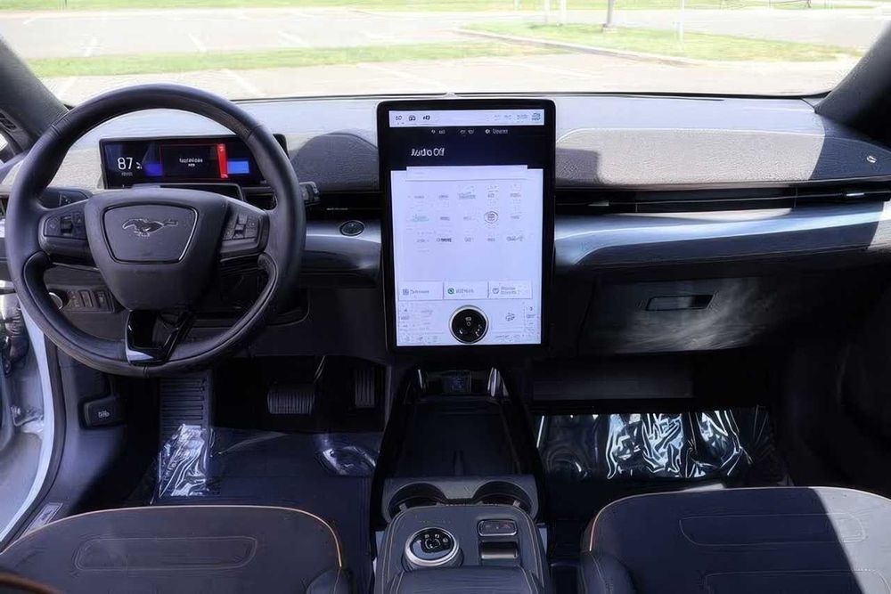 Ford Mustang Mach-E GT      2023