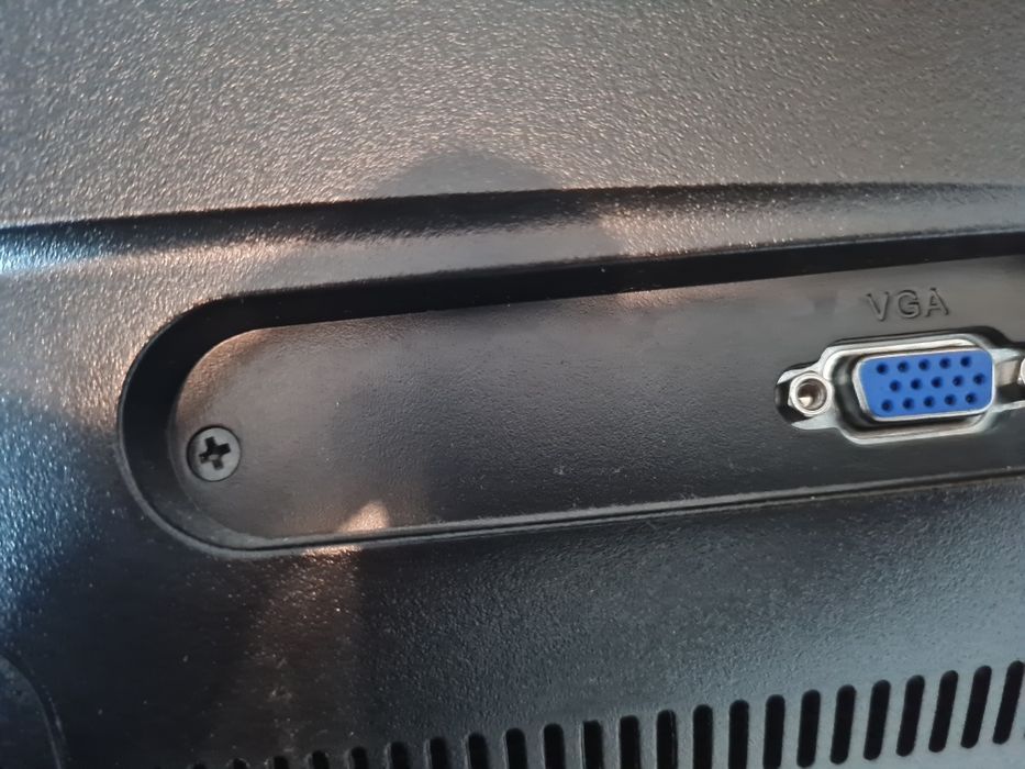 Monitor ASUS VS197DE 18.5" HD — VGA, VESA 75×75