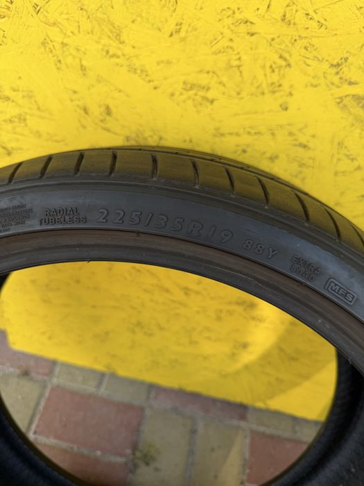 Шини Резина 225.35 R19 Dunlop Літо