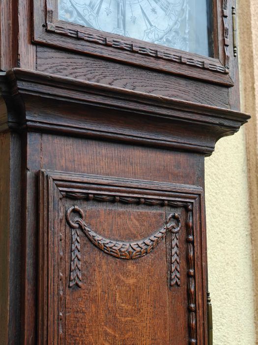 Duży stojący zegar