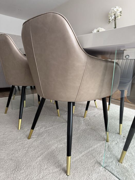 Conjunto Mesa e 6 Cadeiras