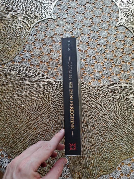 "Osobliwy dom pani Peregrine" Ransom Riggs