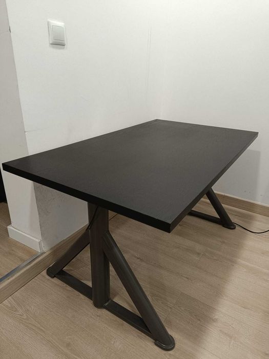 Secretária elevatória sit-stand