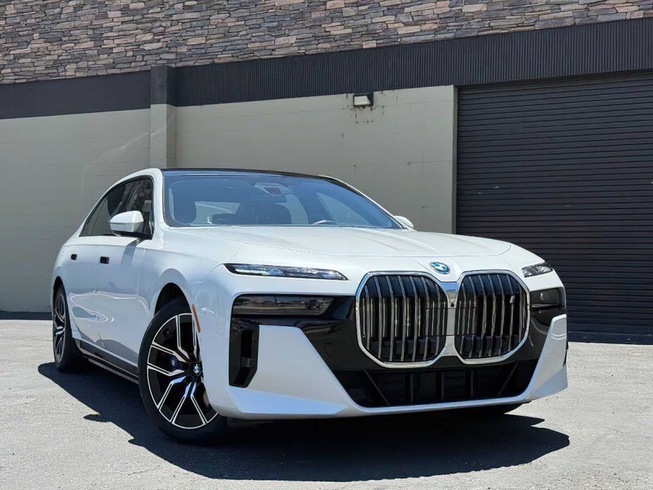 BMW i7 xDrive60      2023