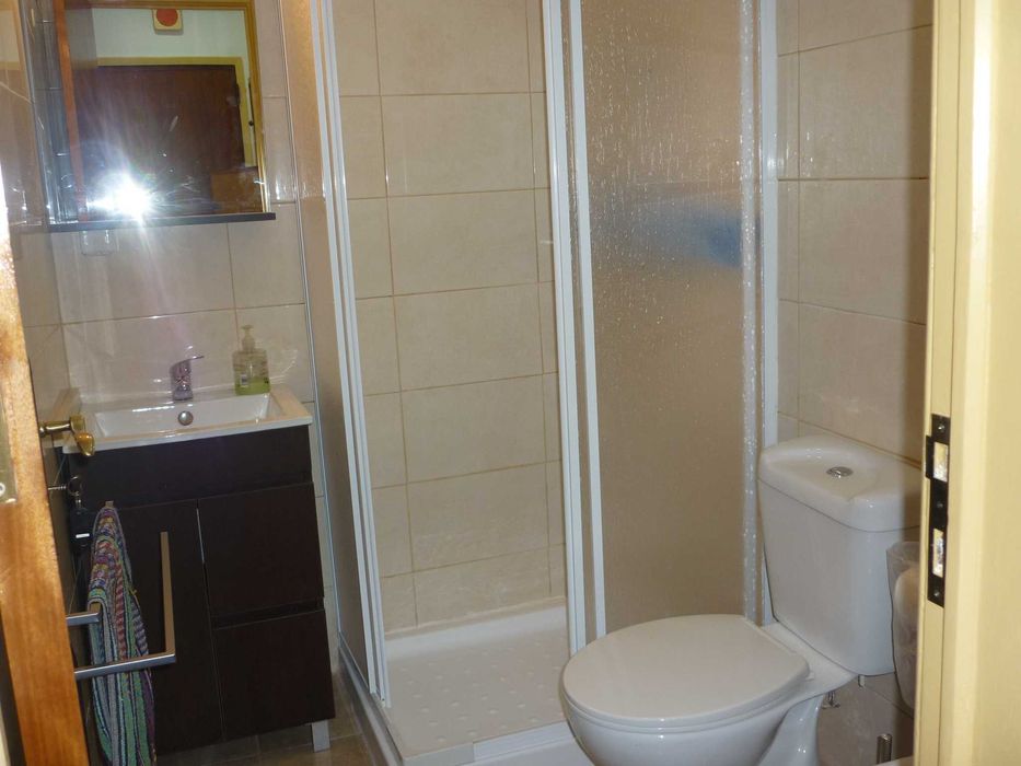 Quarto individual no Dafundo /Cruz Quebrada