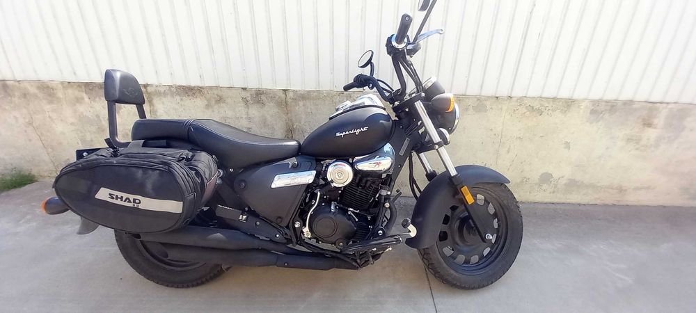 Moto Keeway Superlight 125