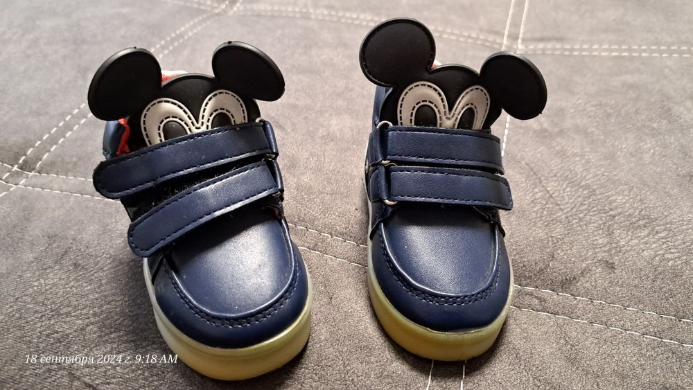 Ботиночки с мики маусом