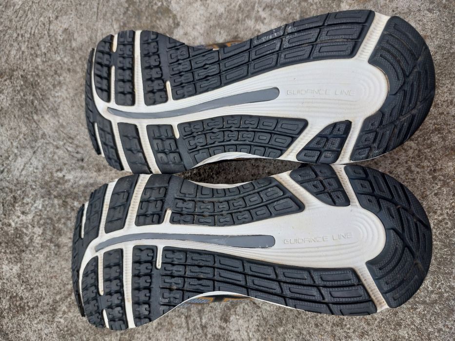 Кроссівки Asics 43,5р