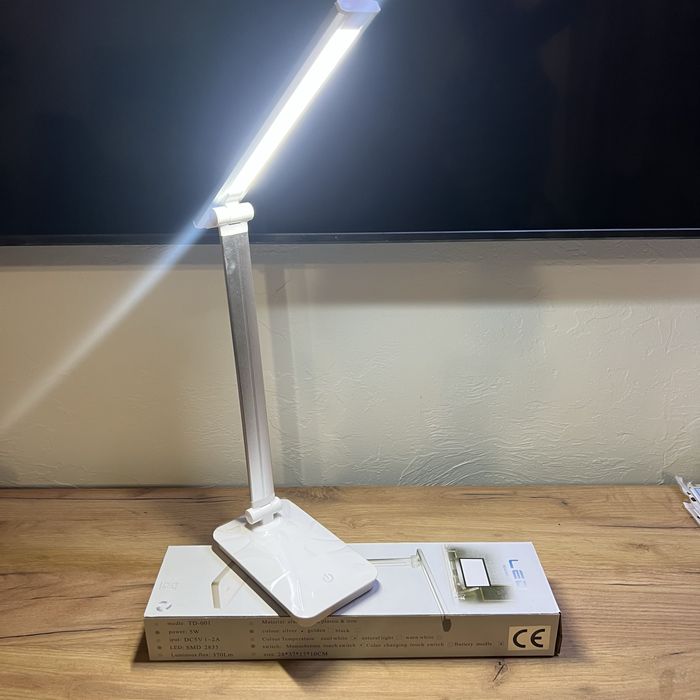 Настільна акумуляторна лампа