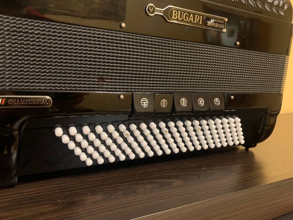 Продається аккордеон