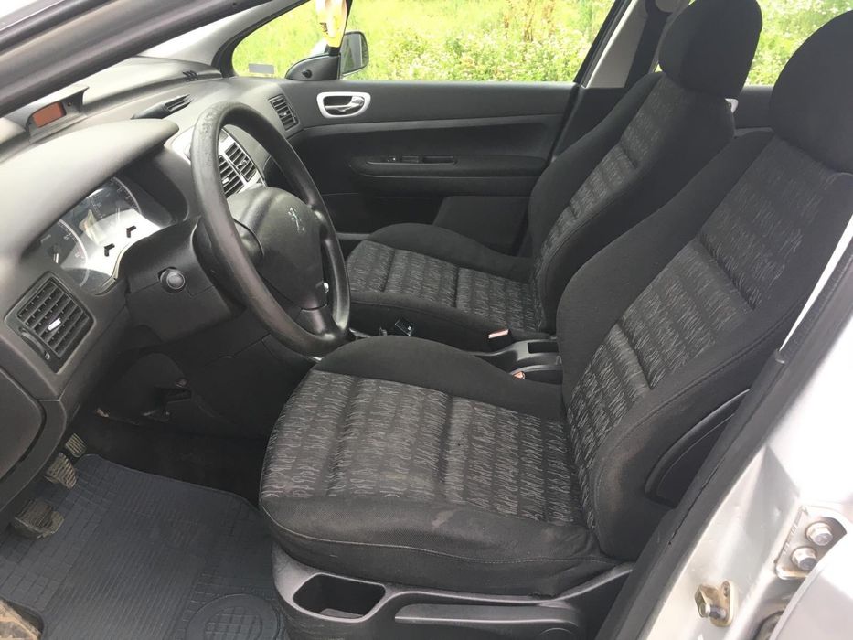 Автомобіль Пежо 307 / Pegout 307