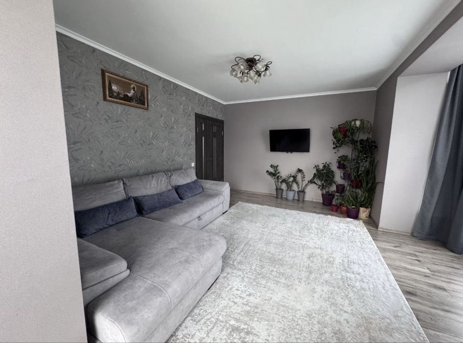 Продається 2-х кімнатна квартира на Каскаді