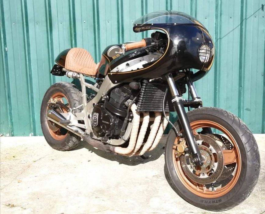 Cafe Racer GSX  - Troca