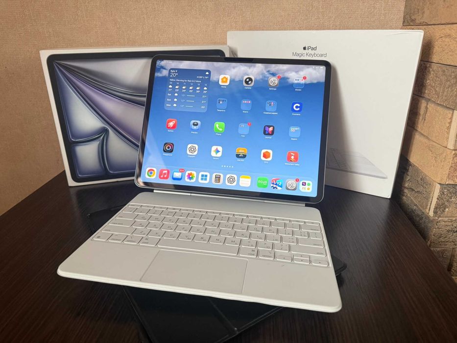 Комплект iPad Air 13" M2 128GB Wi-Fi Space Gray + Magic Keyboard (Ukr) + Spigen