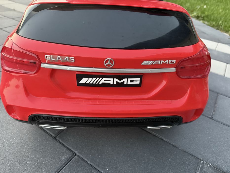 Auto Mercedes czerwony na akumulator