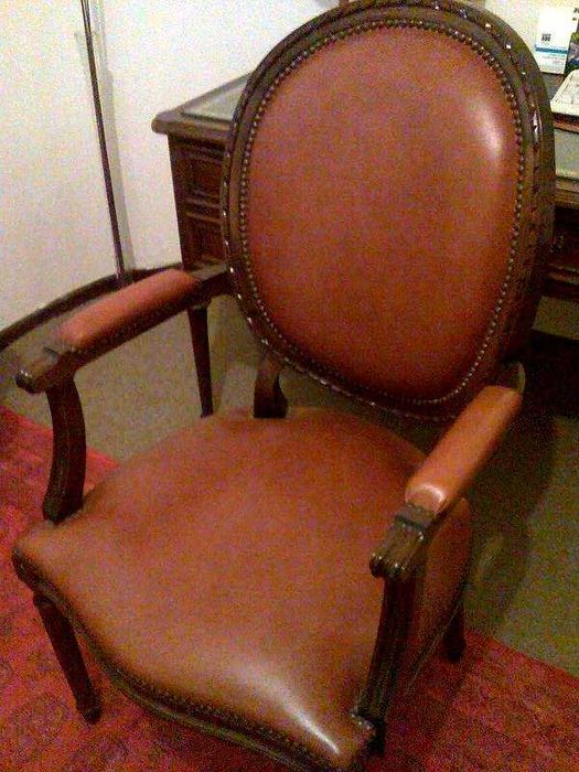 Móveis de escritório estilo Louis XVI