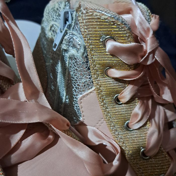 Buty sportowe 36 pudrowy róż z błyszczącymi ozdobami stan bdb