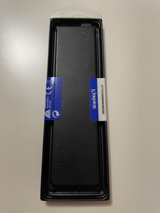 Memoria Ram de 4GB (Nova/selada)