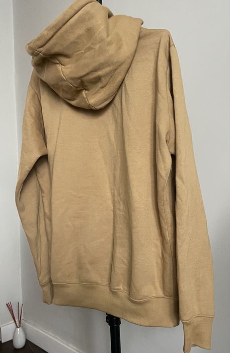 Bluza z kapturem i dużą kieszenią