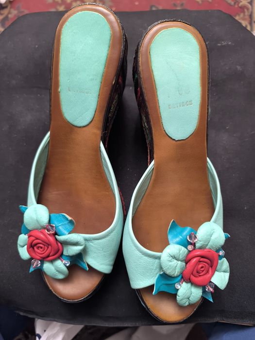 небольшая женская черная сумка  +женская обувь