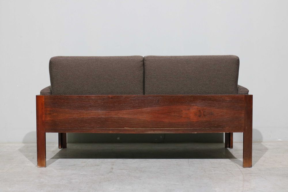 Sofá vintage em pau santo