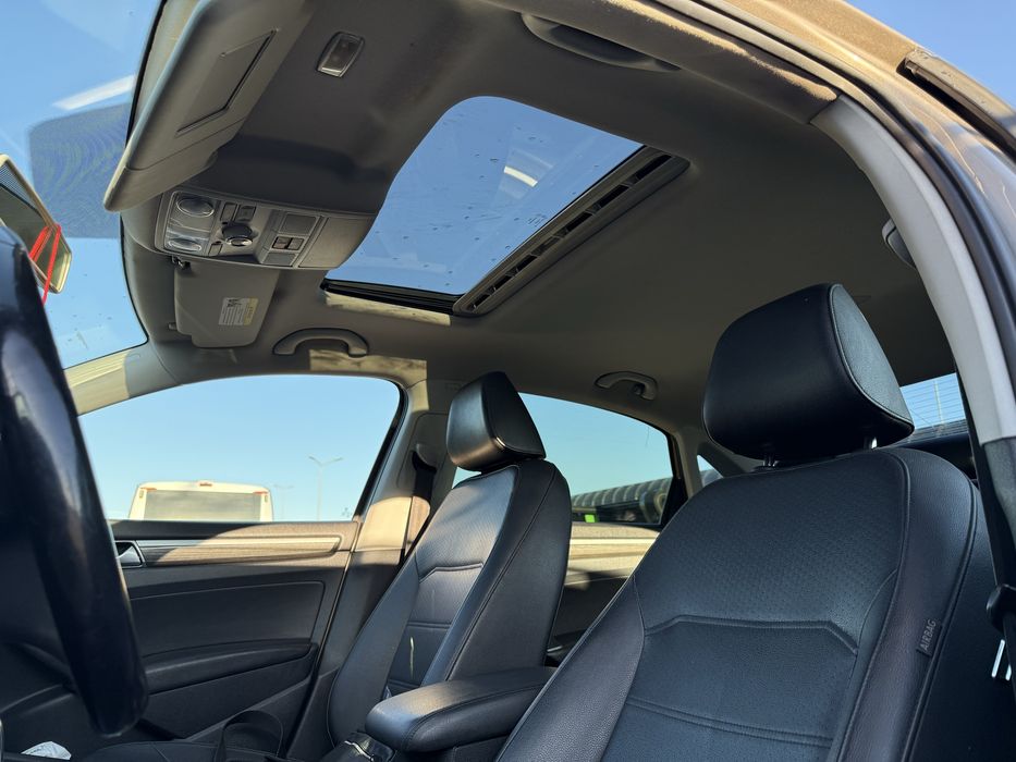 2016 Volkswagen Passat SE