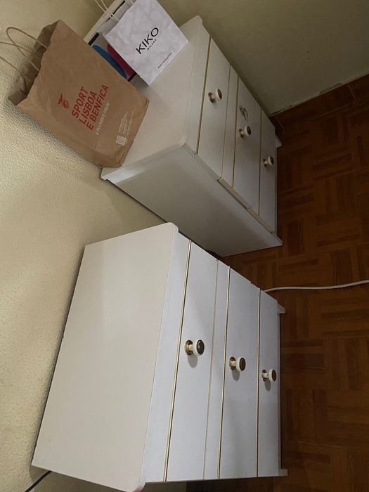 Cama de corpo e meio + secretária
