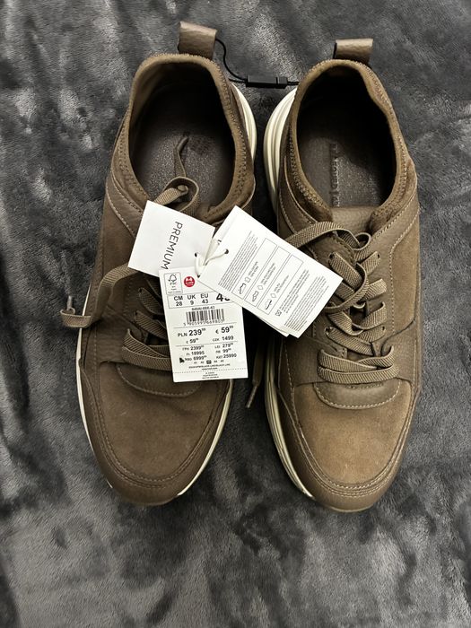 Шкіряні кросівки