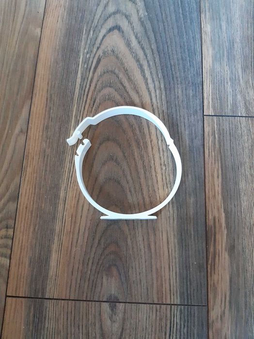 Uchwyt, obejma z PCV do rur wentylacyjnych