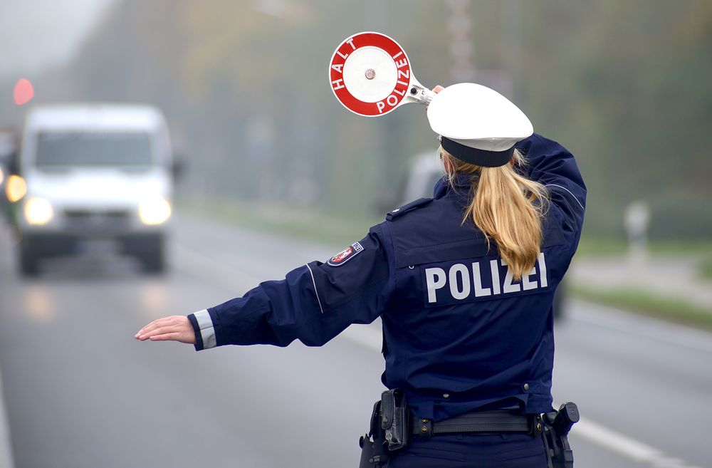 Czy trzeba płacić zagraniczny mandat?