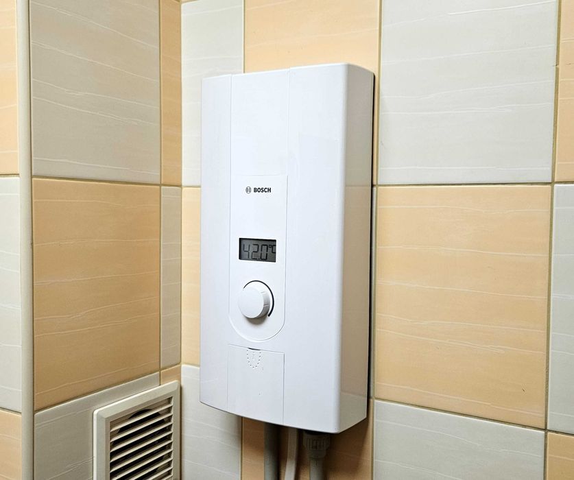 Podgrzewacz wody trójfazowy Bosch Tronic 7000 24/27 DESOB