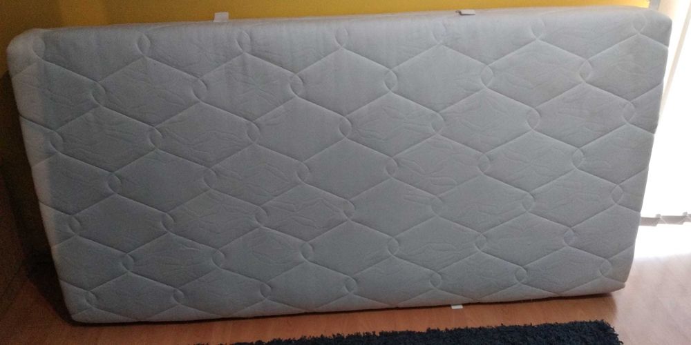 Sprzedam Materac 90 x 200