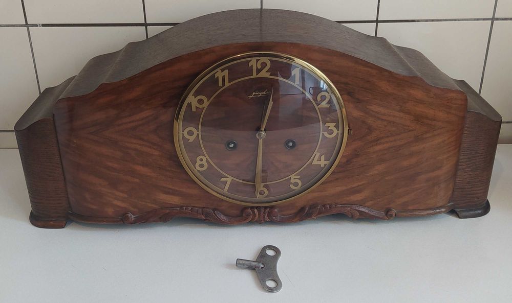 Zegar kominkowy Junghans