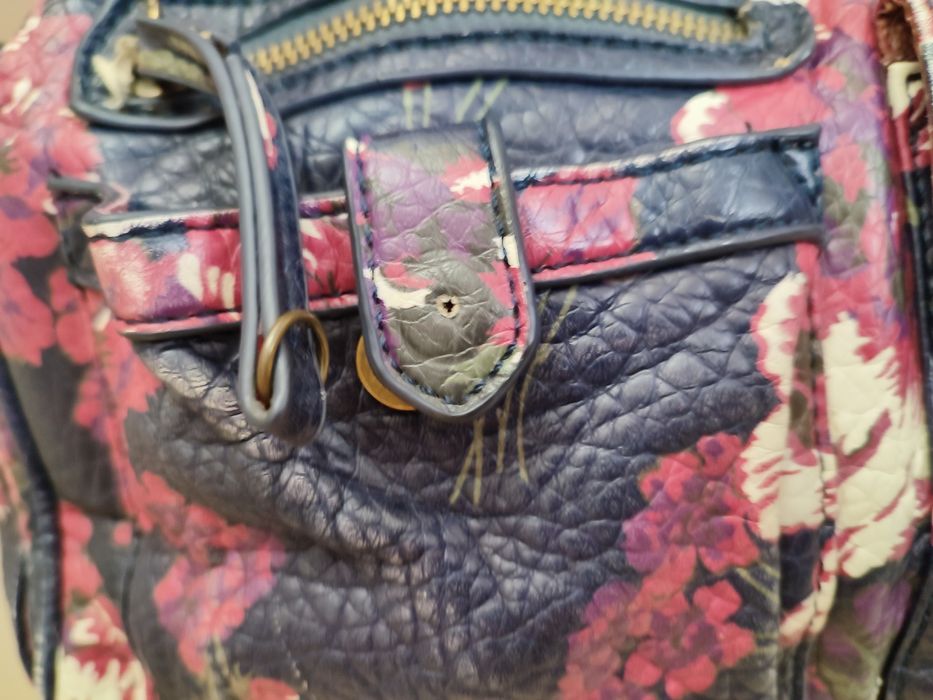 Яскрава сумка сумочка