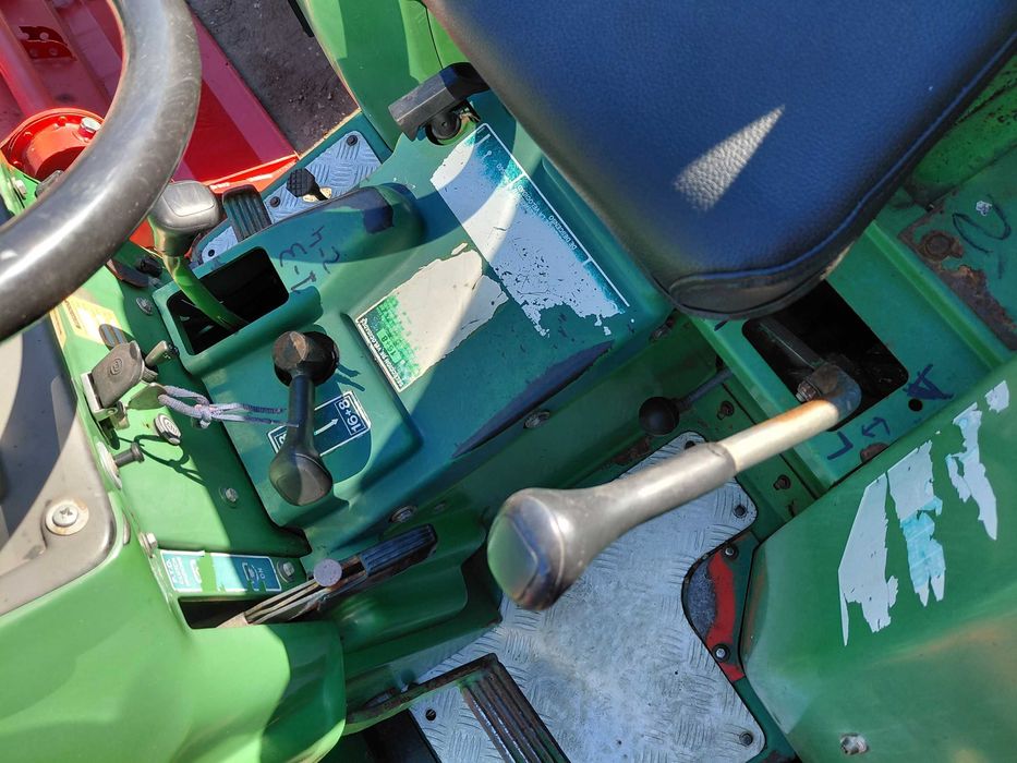 Trator JOHN DEERE