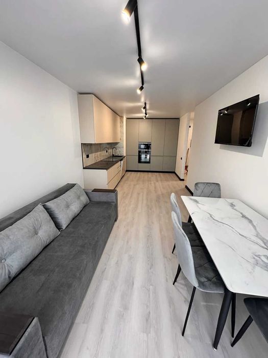 2 кімнатна квартира з ремонтом та меблями поруч з Велесом