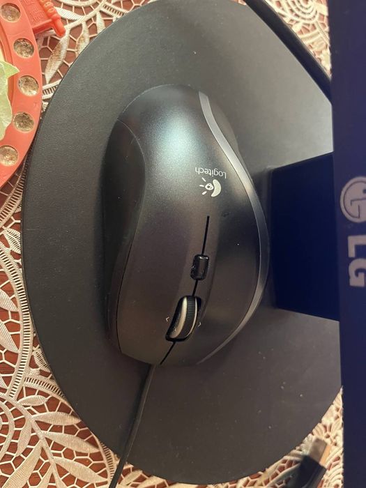 Комп'ютер для навчання, для дому 
Монітор LG fetron 22 дюйми.