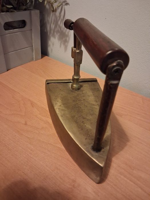 Stare Żelazko na duszę mosiądz zabytek techniki